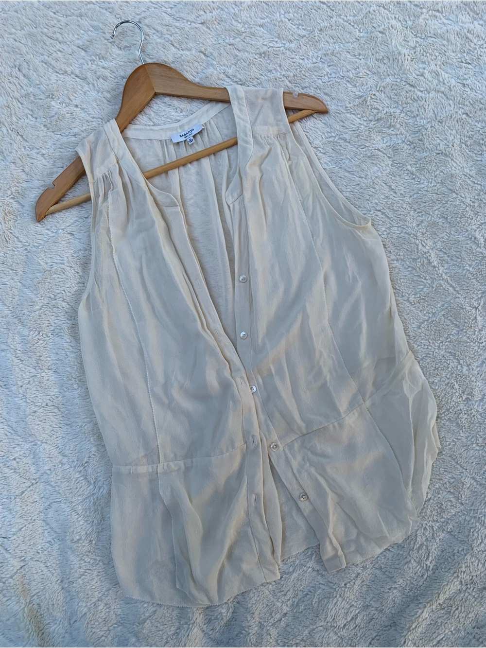 Aritzia Babaton Sleeveless 100% Silk Blouse